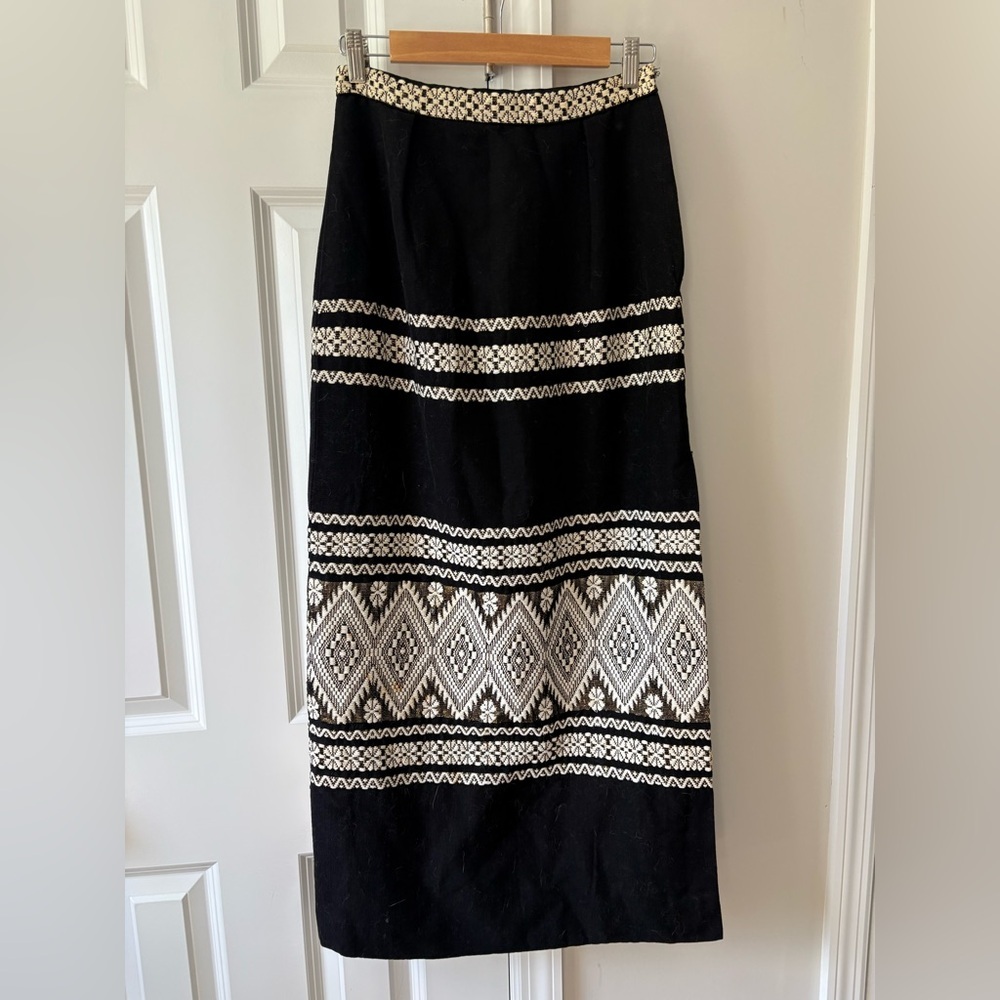 Lanza Mexico Embroidered Artizanal Long Skirt